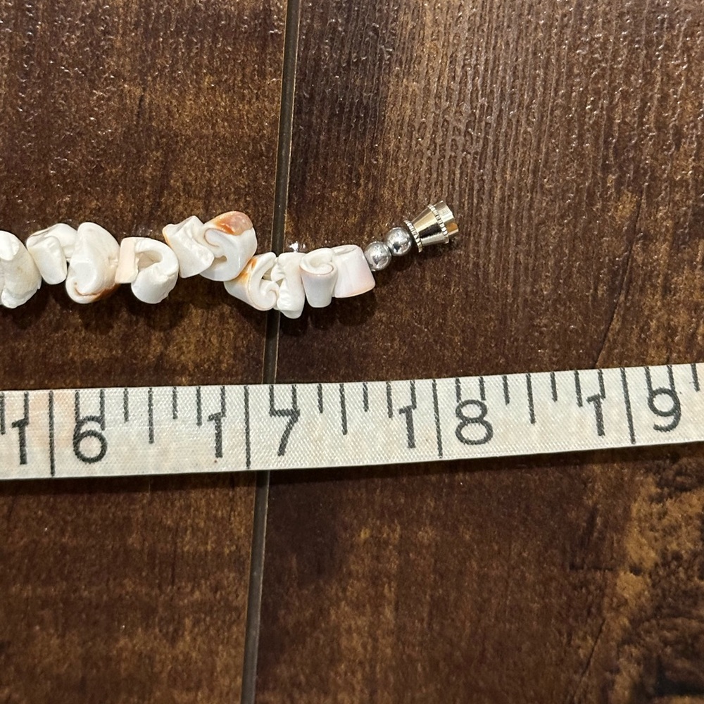Shell Necklace - Picture 4 of 5